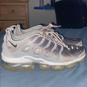 Air VaporMax Plus ‘Silver Gradient’